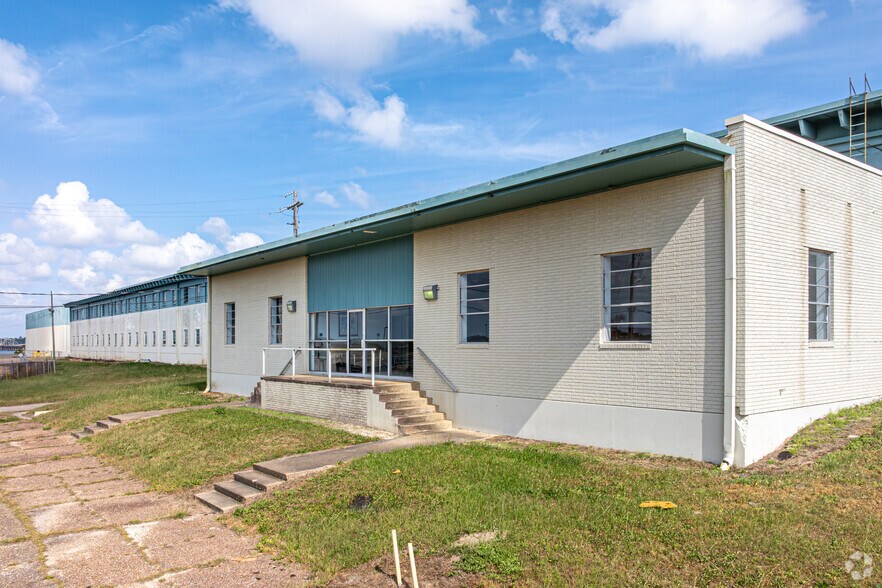More Photos Of 185 8th St, Biloxi Warehouse For Lease