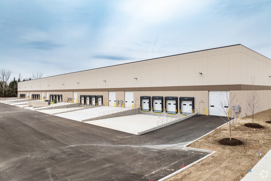 More Photos Of 2750 Barley Rd, Valparaiso Light Distribution For Lease