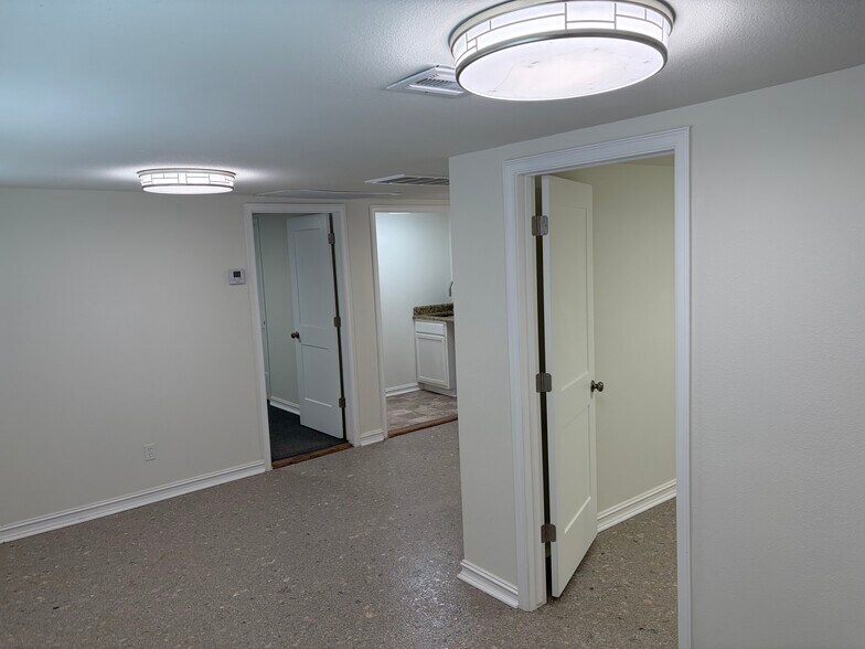 More Photos Of 9216 N Garnett Rd, Owasso Office For Lease