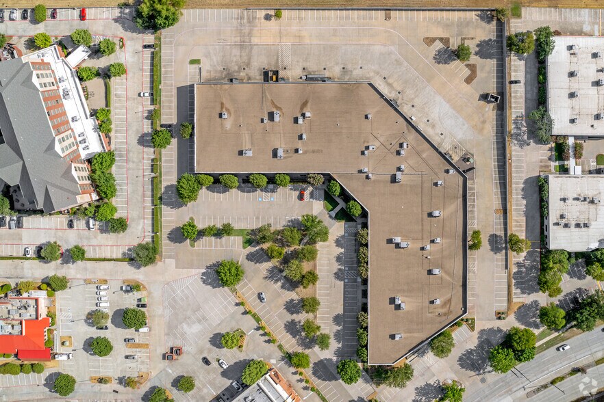 More Photos Of 500 W Bethany Dr, Allen Flex For Lease