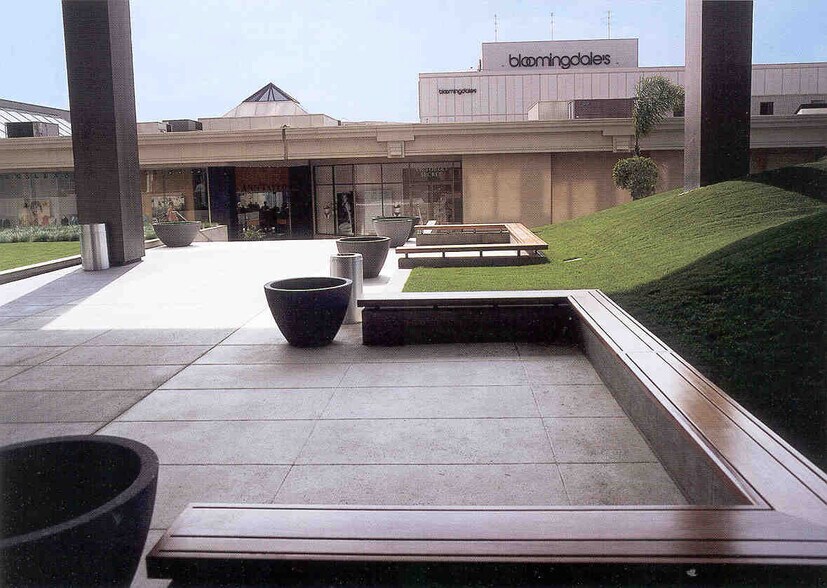 More Photos Of 1901 Avenue of the Stars, Los Angeles Office For Lease