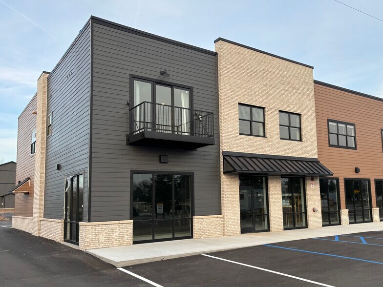 More Photos Of 1303 Post Dr NE, Belmont Storefront For Lease