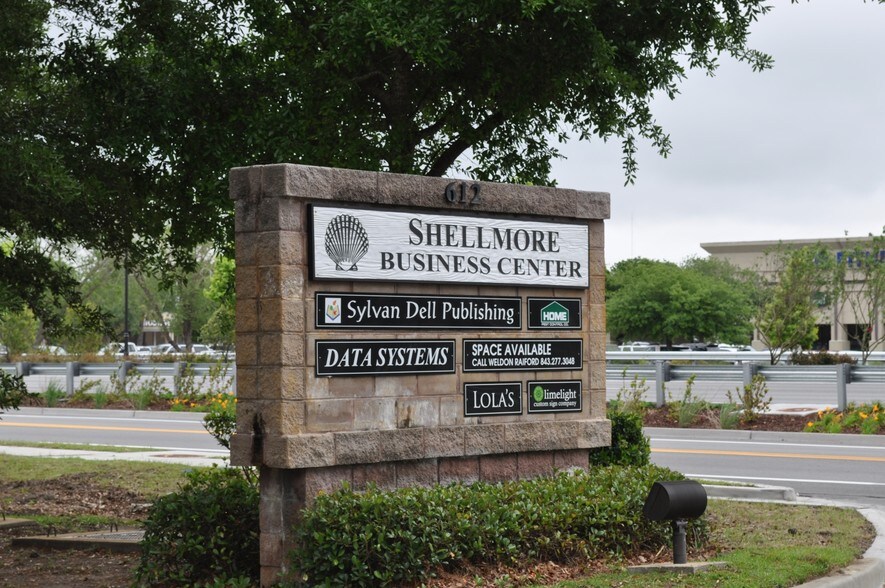 More Photos Of 612 Johnnie Dodds Blvd, Mount Pleasant Showroom For Lease