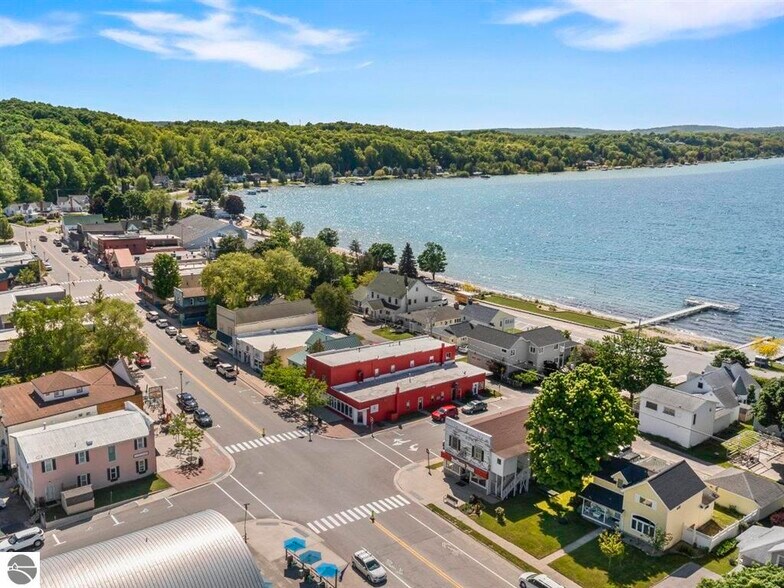 More Photos Of 180 S Benzie Blvd, Beulah Storefront Retail Office For Sale