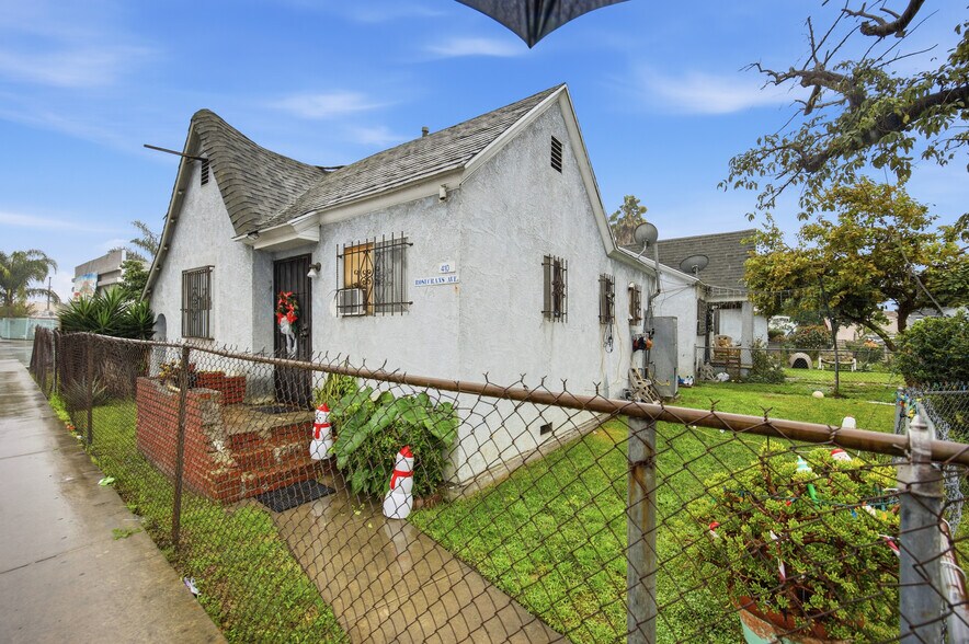 More Photos Of 406-412 1/2 E Rosecrans Ave, Compton Apartments For Sale