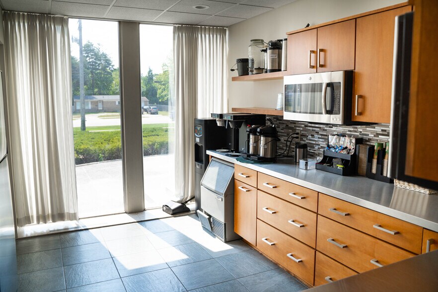 More Photos Of 120 W Saginaw St, East Lansing Medical For Lease