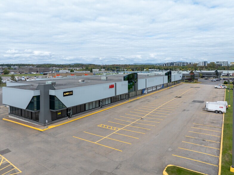 More Photos Of 2500 Rue Jean-Perrin, Québec Unknown For Lease