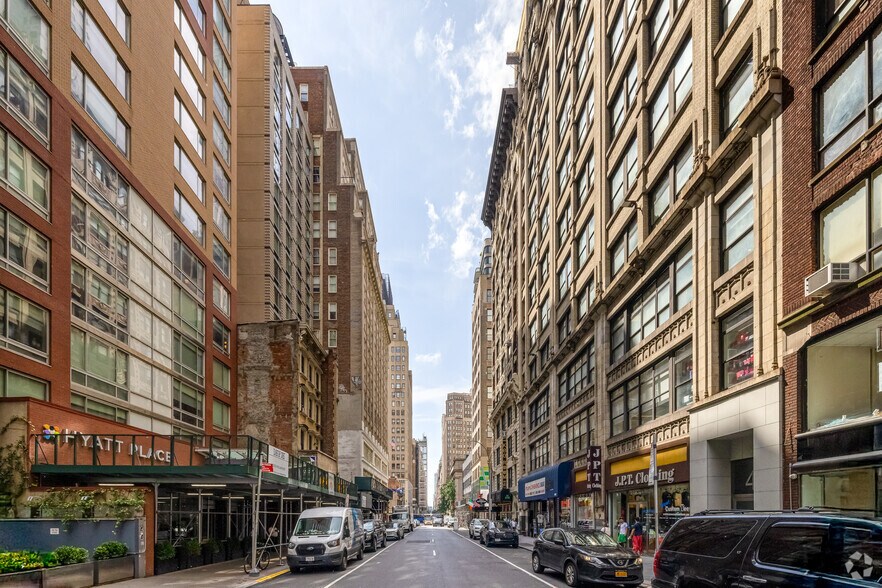 More Photos Of 70 W 36th St, New York Office For Sale