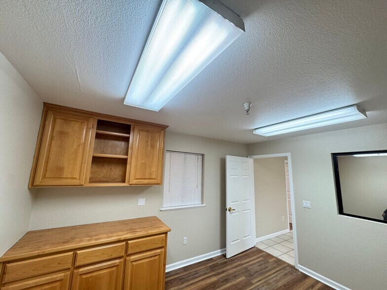 More Photos Of 509 Galaxy Way, Modesto Warehouse For Lease