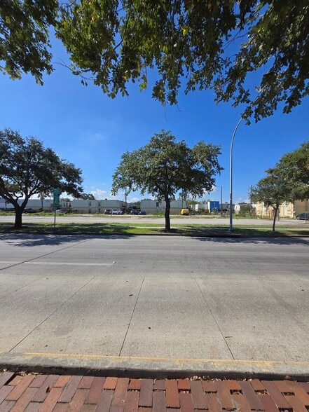 More Photos Of 8200 Broadway St, Houston Land For Sale