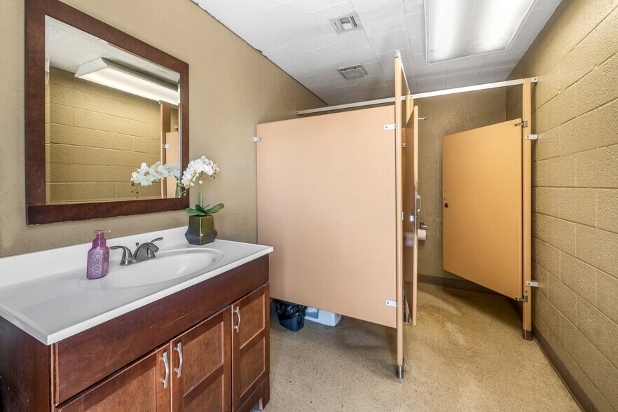 More Photos Of 760 S Stapley Dr, Mesa Office For Sale