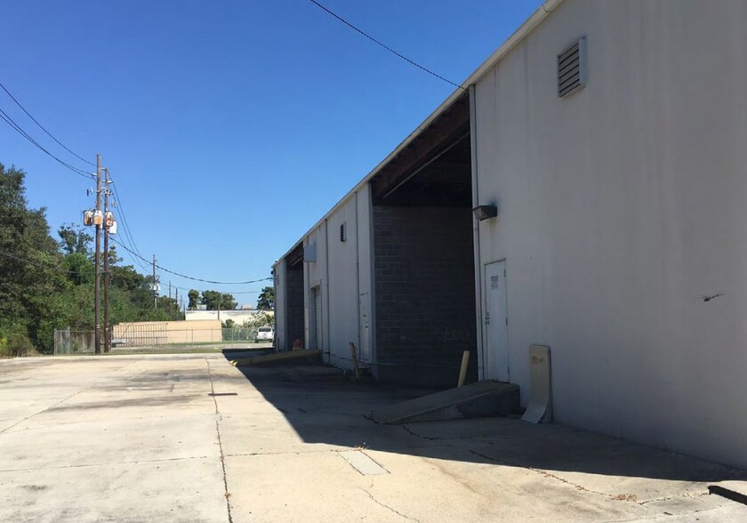 More Photos Of 4120-4126 Poche Ct W, New Orleans Warehouse For Sale
