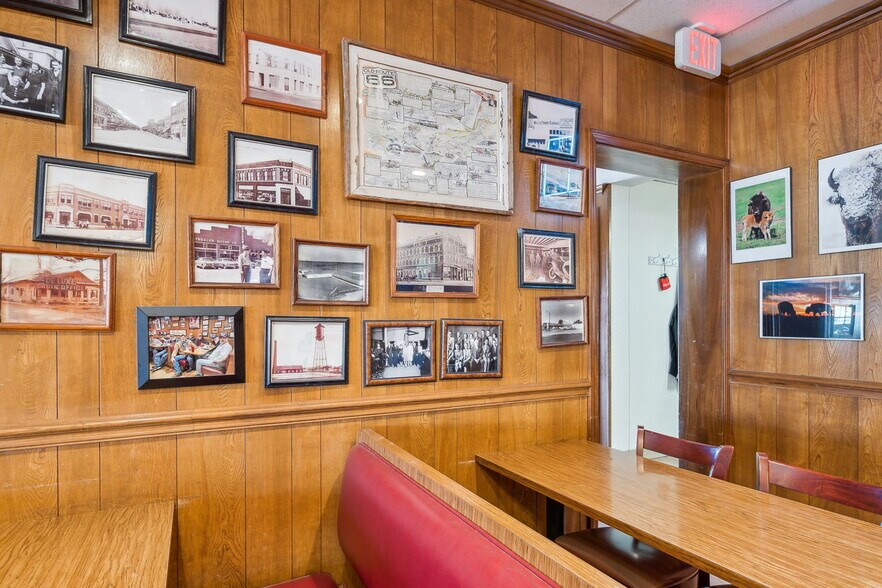 More Photos Of 319 E Illinois Ave, Vinita Restaurant For Sale