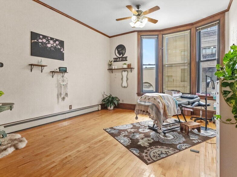 More Photos Of 921-931 8th St, Manitowoc Office For Sale