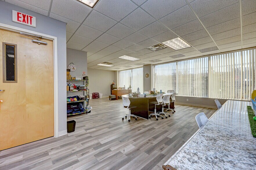 More Photos Of 317 Foxon Rd, East Haven Medical For Lease
