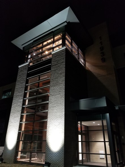 More Photos Of 11939 N Meridian St, Carmel Office For Lease