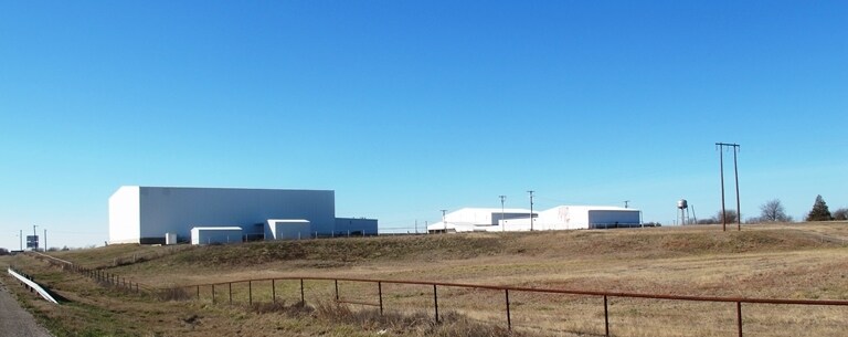 More Photos Of 72 Gibbons Rd, Sherman Refrigeration Cold Storage For Lease