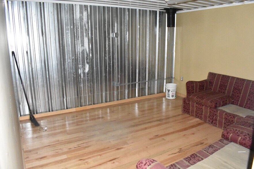 More Photos Of 135 Howard Rd, Fulton Industrial For Sale