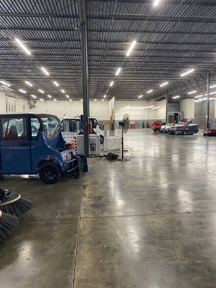 More Photos Of 4315 Taggart Creek Rd, Charlotte Warehouse For Sale