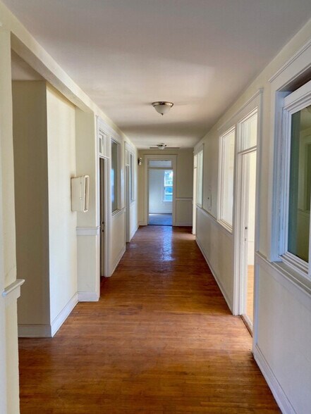 More Photos Of 970-980 Garnet Ave, San Diego Storefront Retail Office For Lease