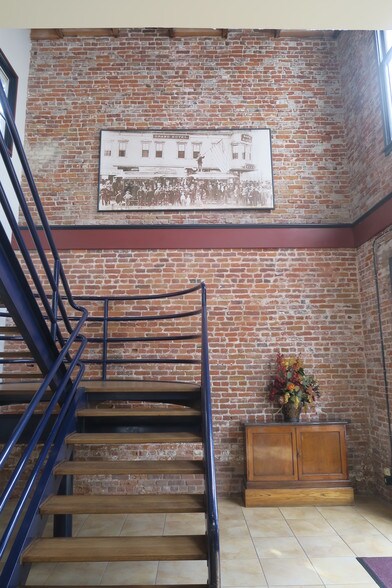 More Photos Of 101 E Green St, Pasadena Loft Creative Space For Lease