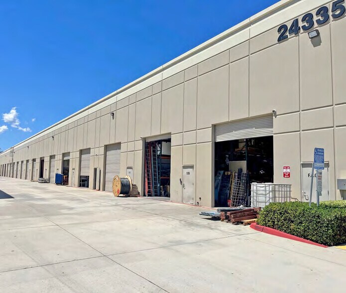 More Photos Of 36595 Kevin Rd, Wildomar Showroom For Lease