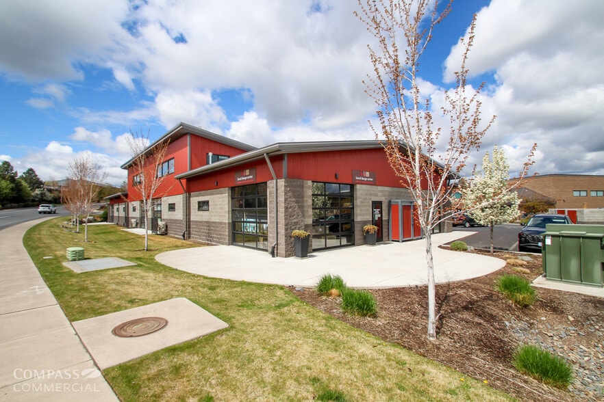 More Photos Of 63052 Layton Ave, Bend Warehouse For Lease