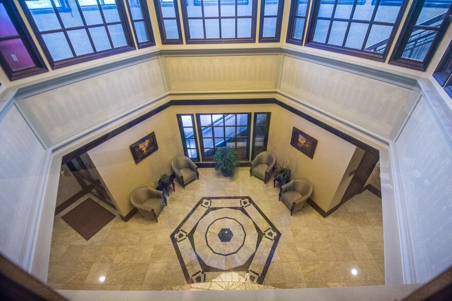 More Photos Of 1600 W Bloomfield Rd, Bloomington Medical For Lease