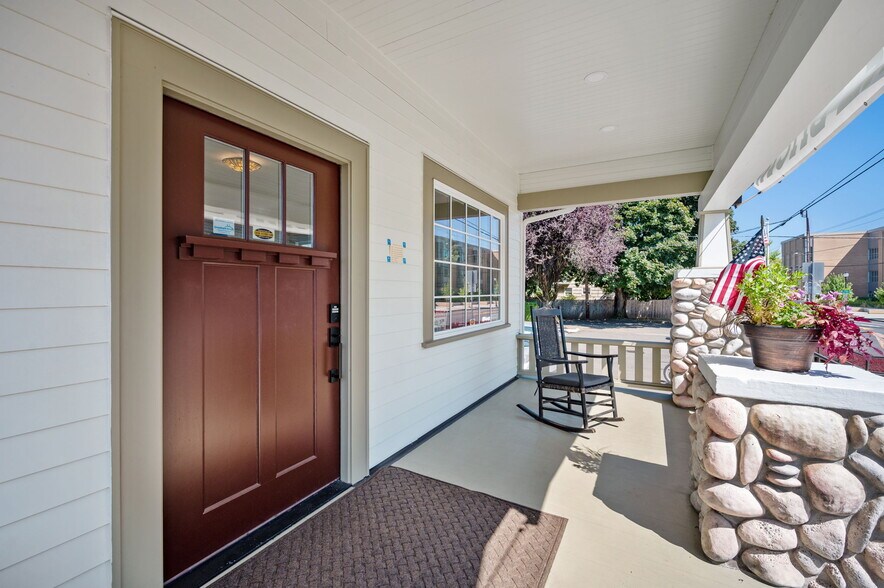 More Photos Of 1005 N Main Ave, Gresham Office For Sale