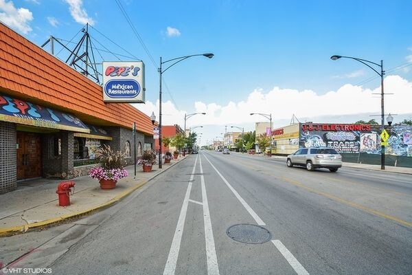 More Photos Of 3231 W 63rd St, Chicago Restaurant For Sale