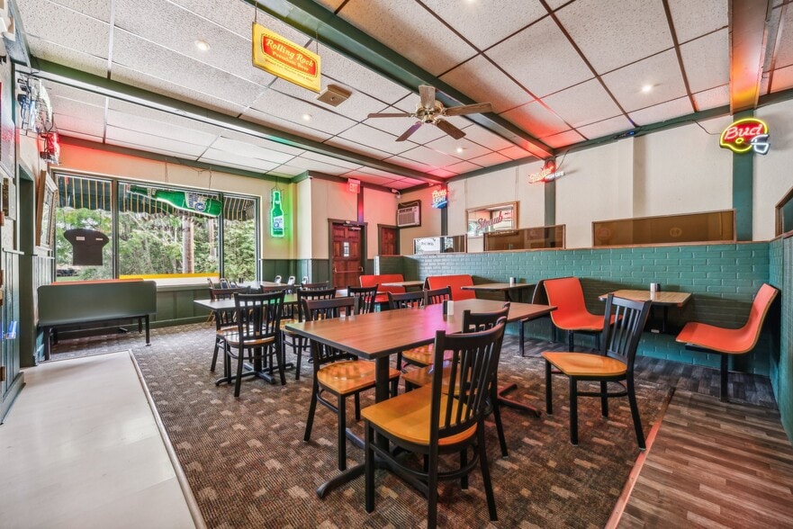 More Photos Of 615 Ligonier St, Latrobe Restaurant For Sale