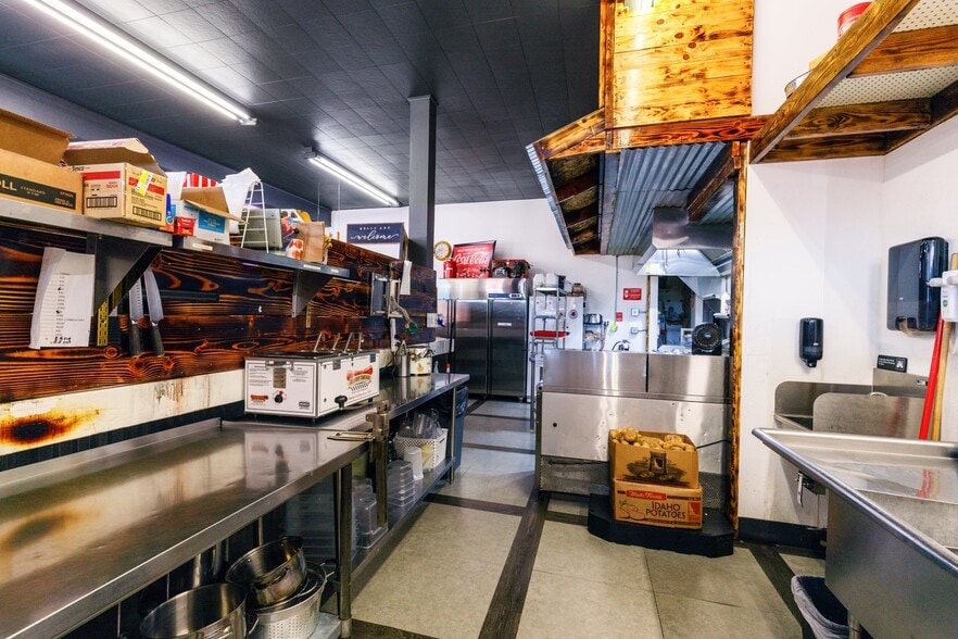 More Photos Of 10 S Main St, Fillmore Restaurant For Sale