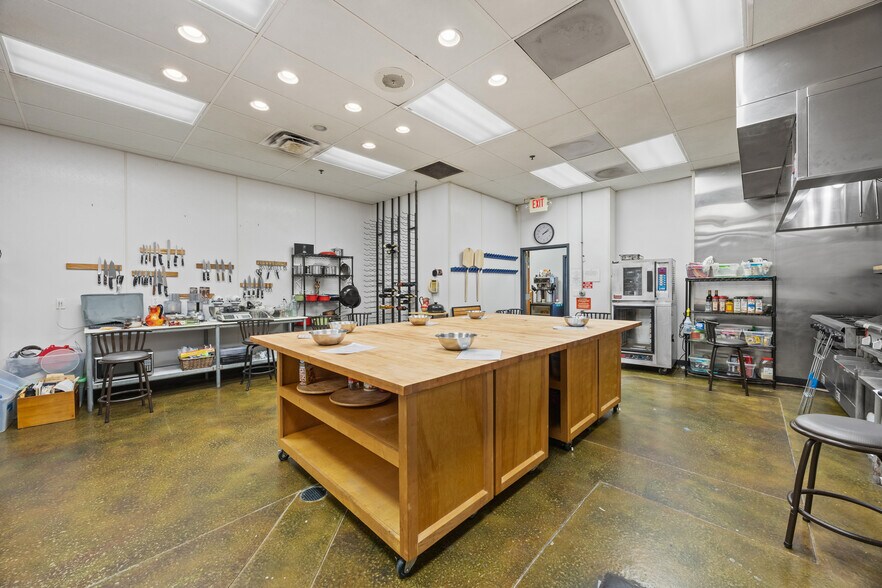 More Photos Of 145 Hilden Rd, Ponte Vedra Beach Storefront For Sale