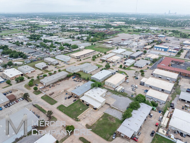 More Photos Of 813 SE 84th St, Oklahoma City Manufacturing For Sale