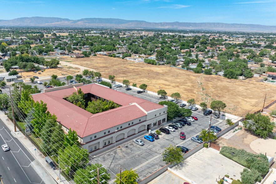More Photos Of 44725 10th St W, Lancaster Medical For Sale