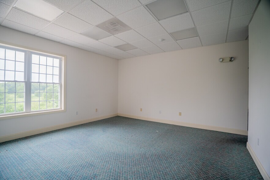 More Photos Of 6 Mary E Clark Dr, Hampstead Office For Sale