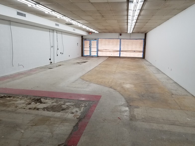 More Photos Of 751-763 Hungerford Dr, Rockville General Retail For Lease