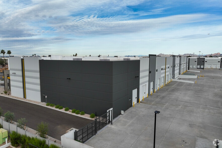 More Photos Of 2847 S 48th St, Tempe Warehouse For Sale