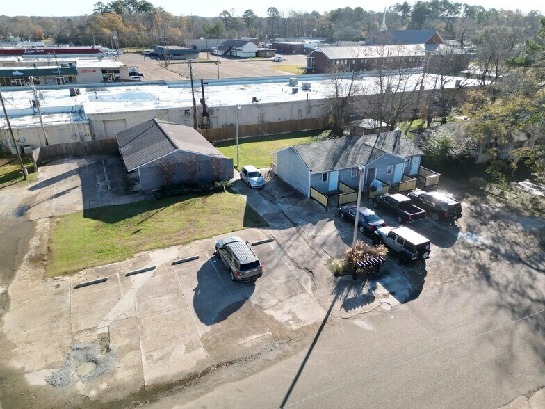 More Photos Of 409-412 Pearl Dr, Pearl Apartments For Sale