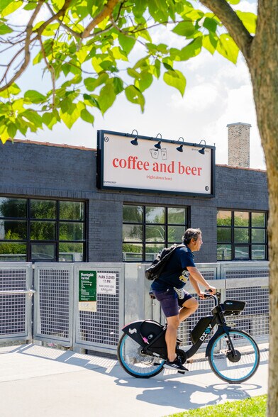 More Photos Of 1757 N Kimball Ave, Chicago Flex For Lease