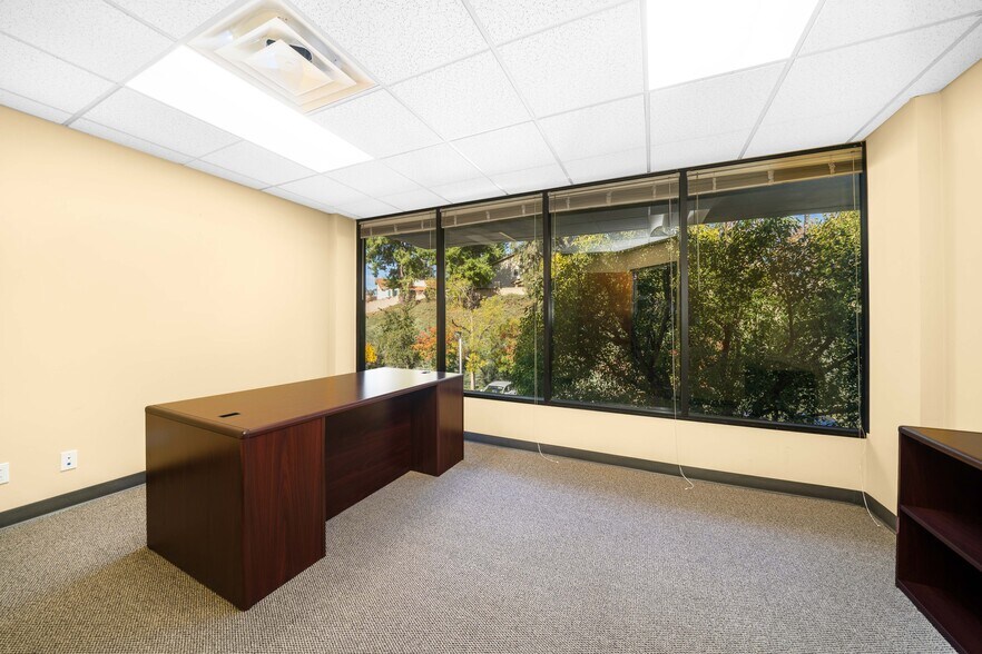 More Photos Of 30423 Canwood St, Agoura Hills Office For Sale