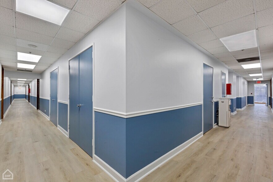 More Photos Of 7161 N Cicero Ave, Lincolnwood Office For Lease