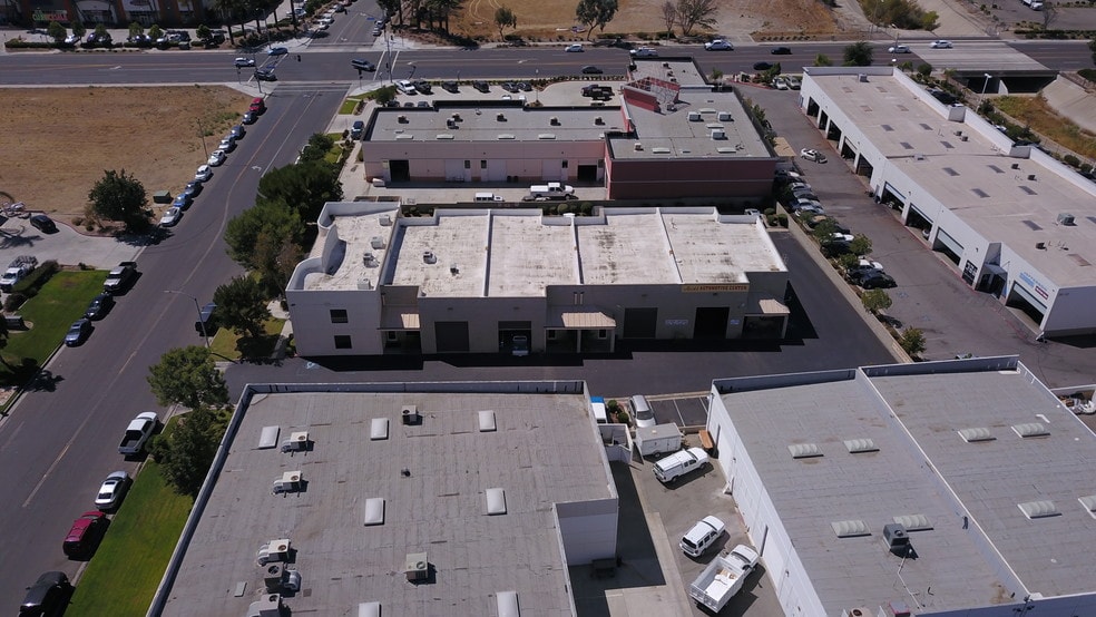 More Photos Of 41419 Pear St, Murrieta Warehouse For Lease