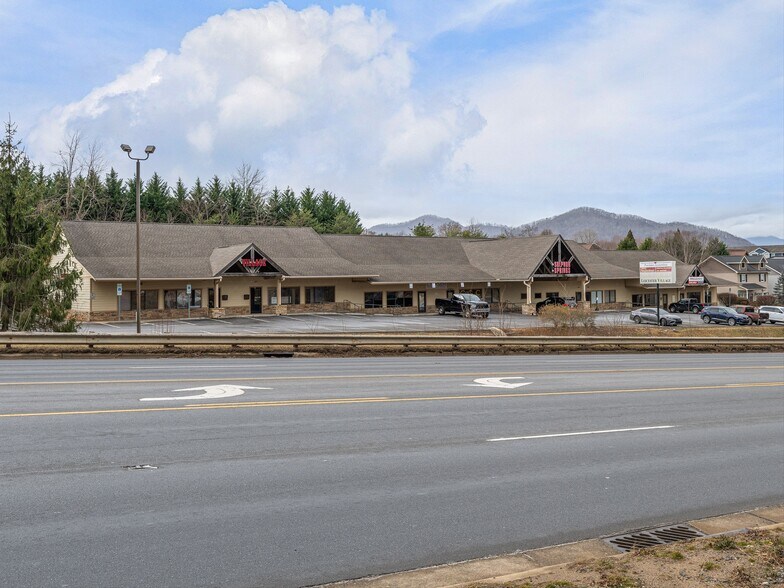 More Photos Of 876 New Leicester Hwy, Asheville Storefront Retail Office For Lease