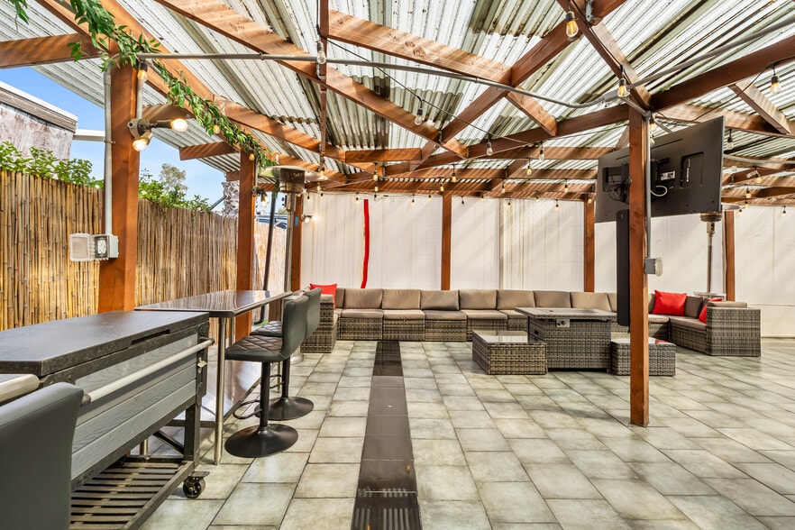 More Photos Of 2366 Main St, Ramona Office For Sale