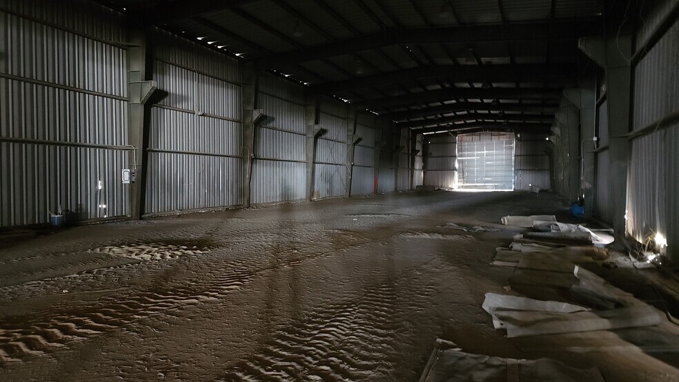 More Photos Of 325 Liberty Ln, Grand Cane Warehouse For Lease