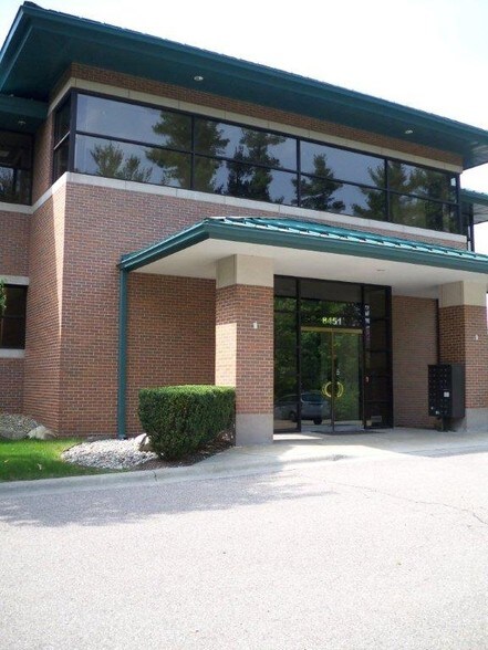 More Photos Of 8451 Boulder Ct, Commerce Township Office For Lease