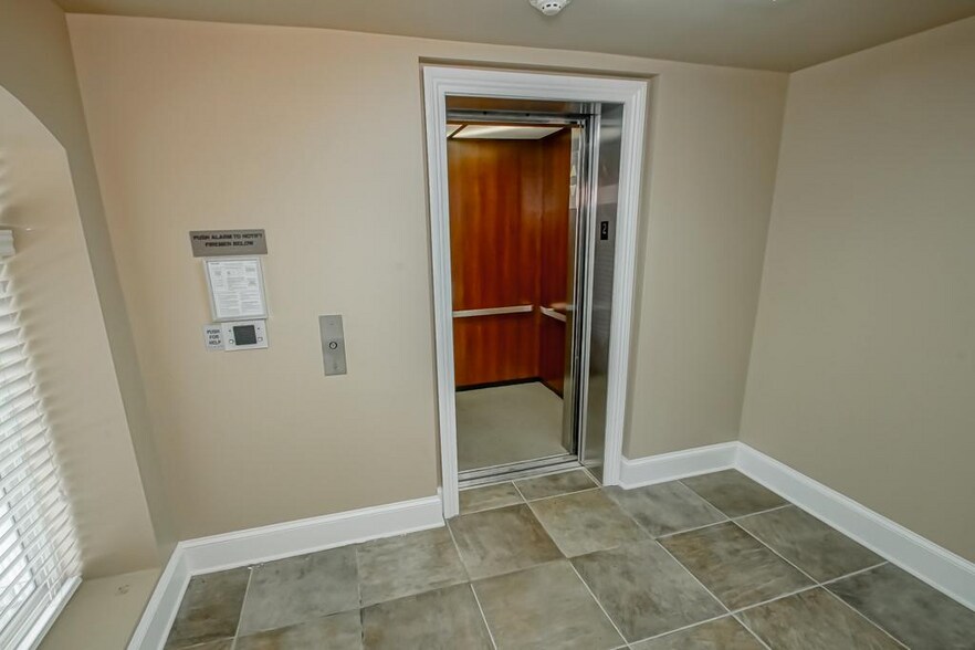 More Photos Of 200 Gause Blvd, Slidell Office For Sale