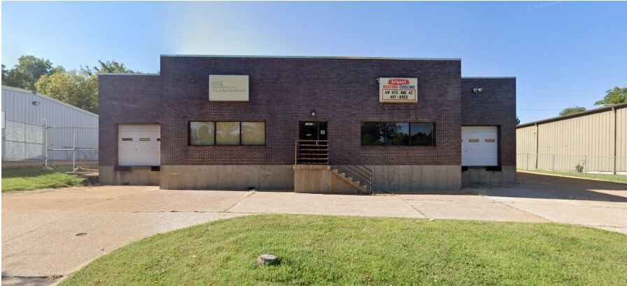 More Photos Of 10987 Lin Valle Dr, Affton Warehouse For Lease