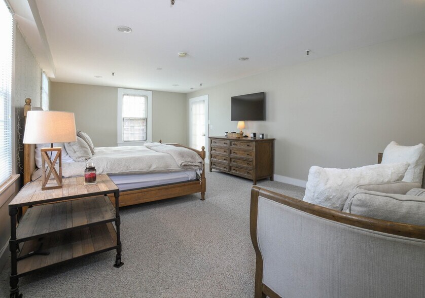 More Photos Of 121-125 Main St, Old Saybrook Storefront Retail Office For Sale